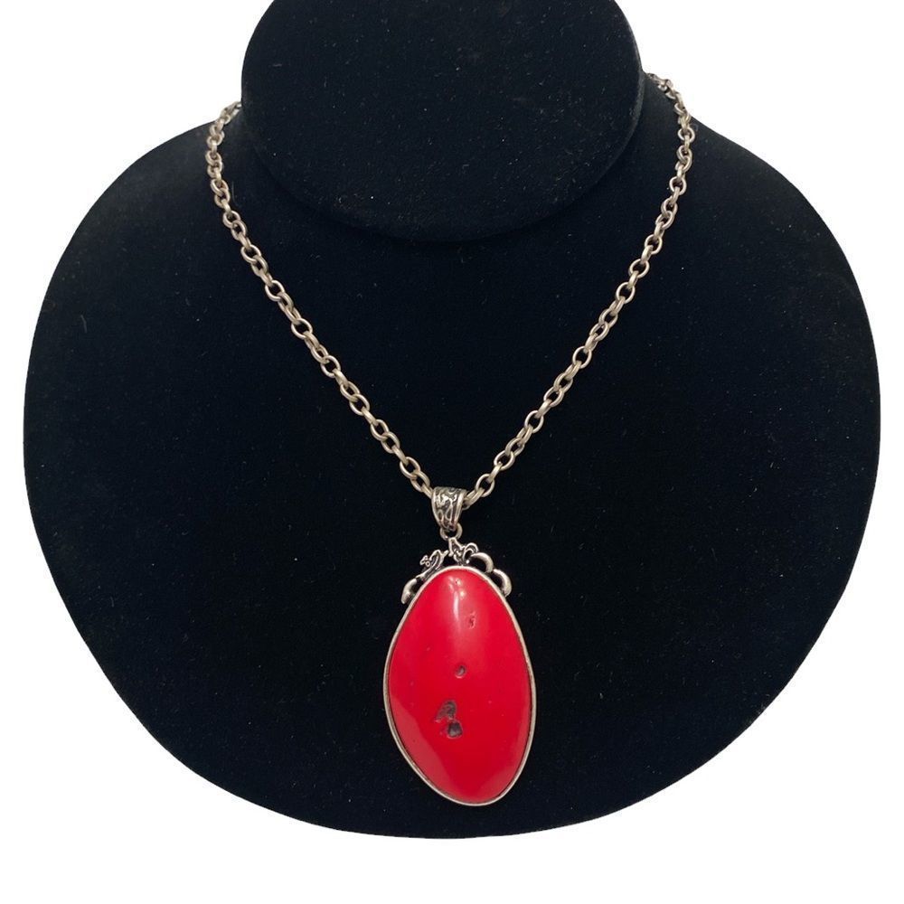 Vintage Red Oval Pendant Necklace